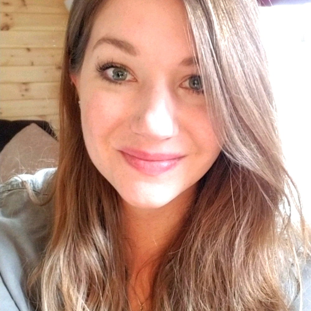 Meet your Posher, Casey